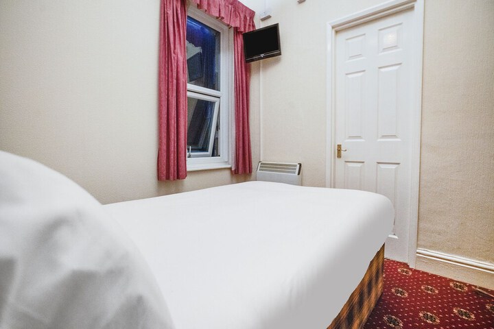 Room 6 of 21