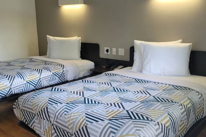 2 Double Beds (3 of 5)