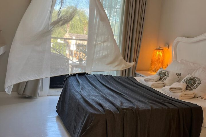 Room 9 of 72