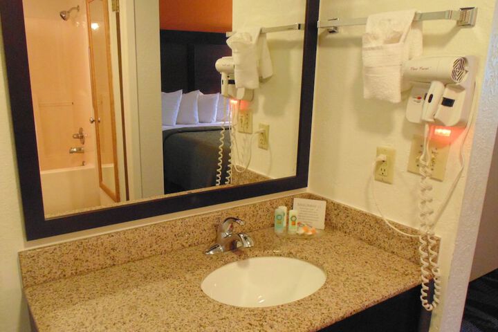 Bathroom sink