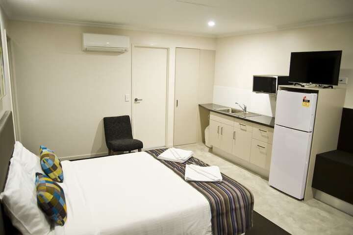 Room 11 of 37