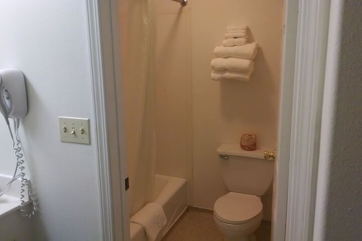 Room 11 of 22