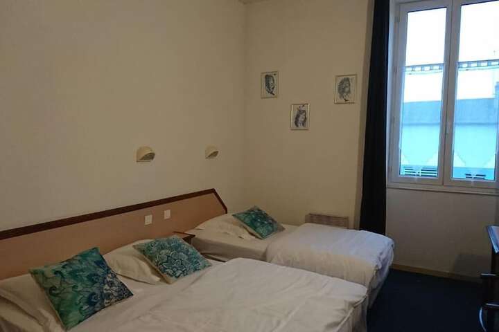 Room 13 of 71