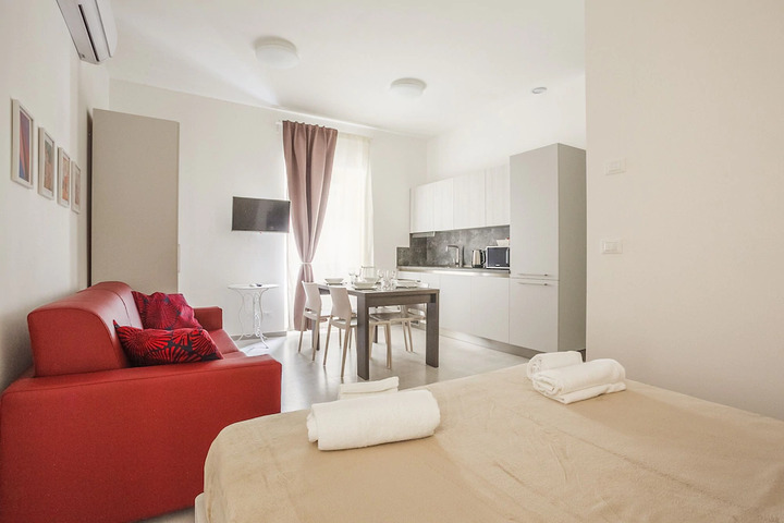 Room 4 of 6