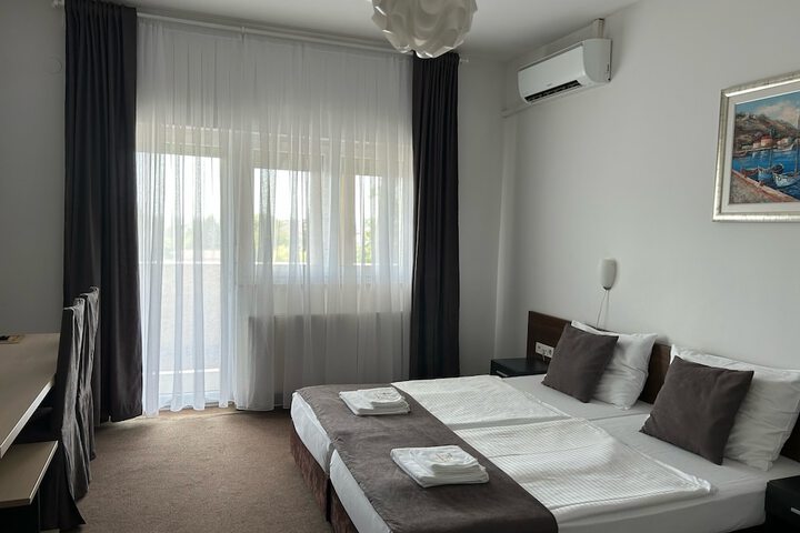 Room 25 of 58