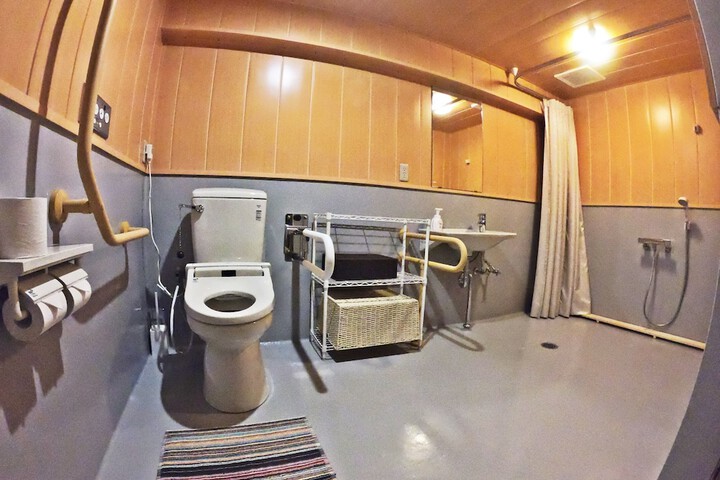 Room 30 of 107