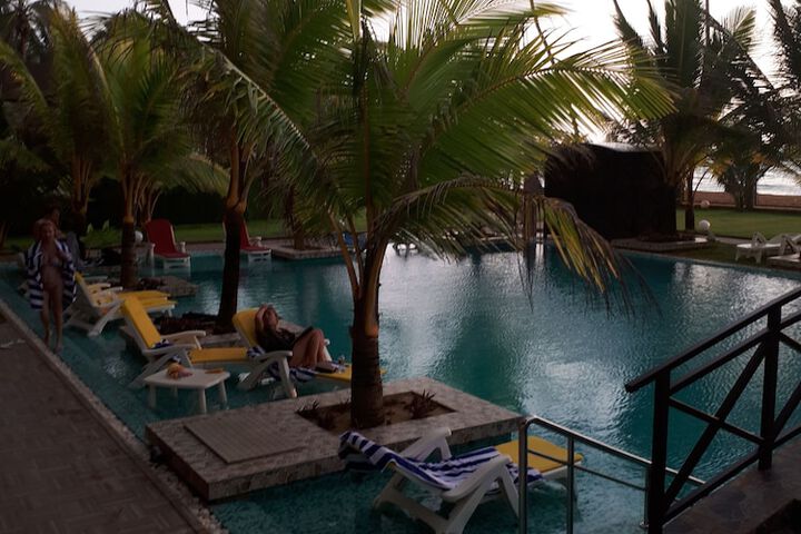 Hotel Pool