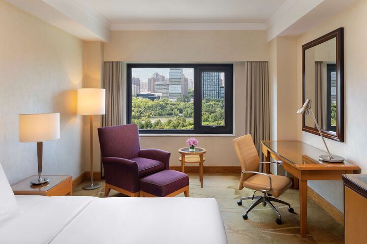 Room 34 of 85