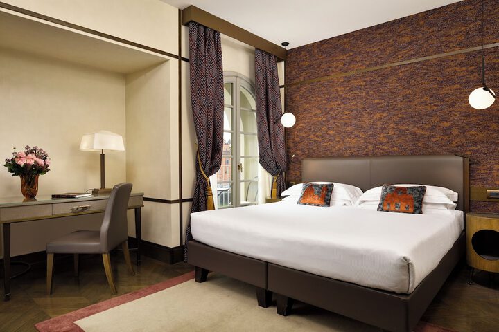 Room 34 of 80