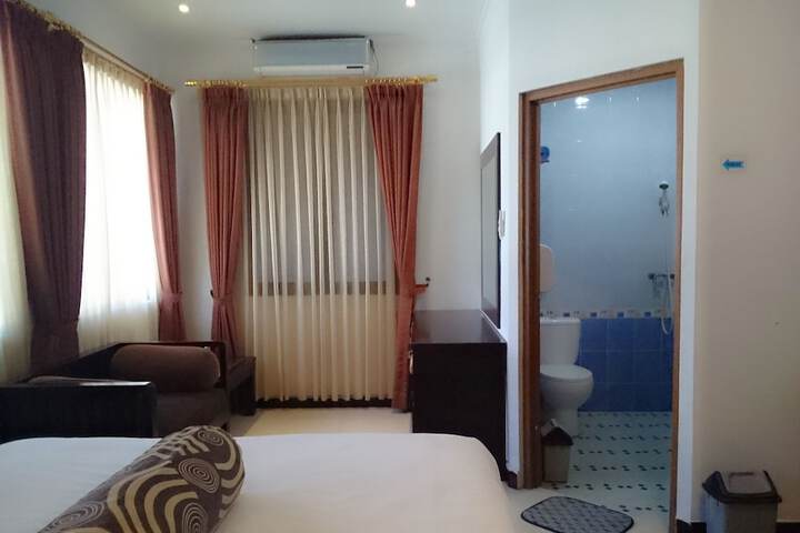 Room 30 of 37