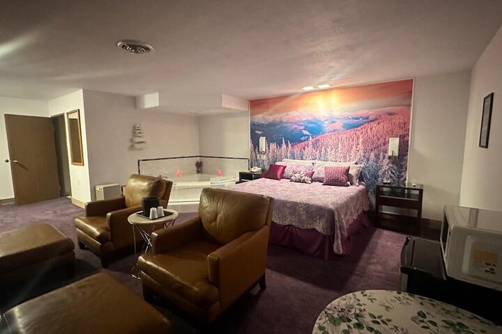 Room 28 of 66