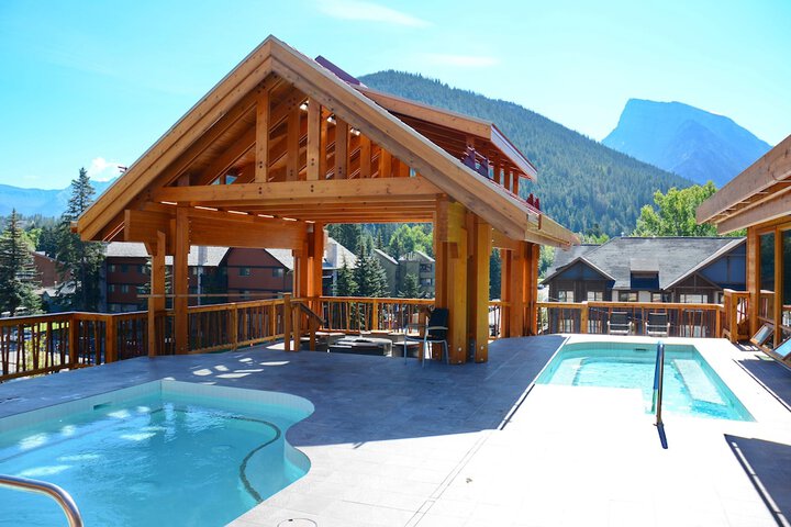 Pool 64 of 108