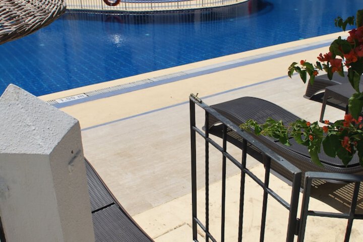 Pool Hotel