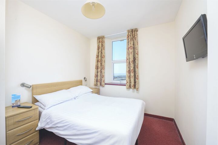 Room 14 of 34