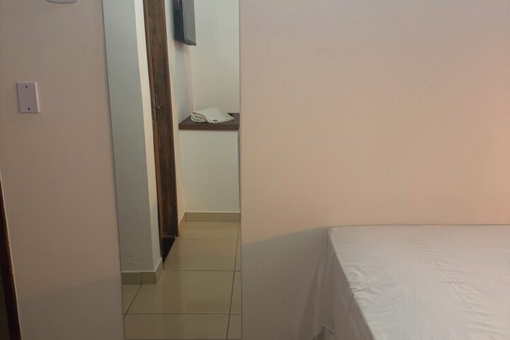Room 13 of 27