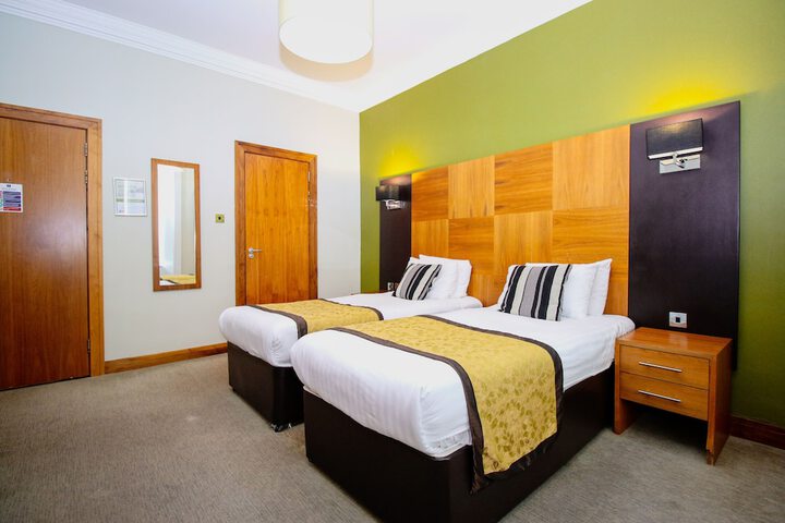 Acorn Hotel
