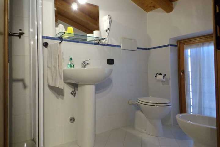 Room 10 of 22