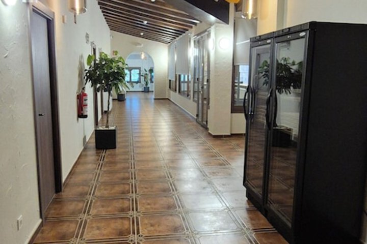 Ballroom/Hall 41 of 47