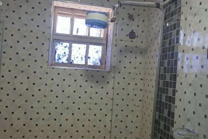 Room 9 of 40