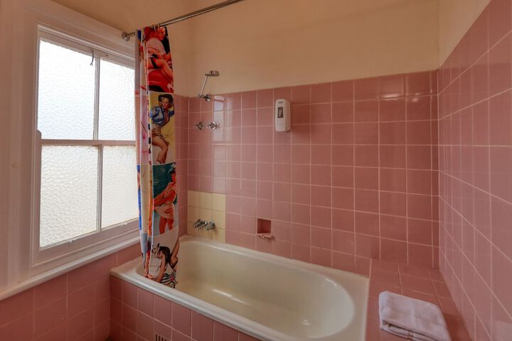 Room 16 of 25