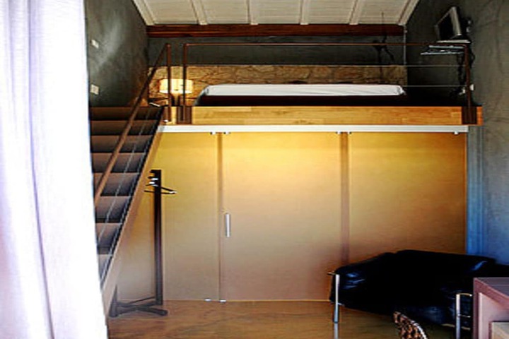 Room 8 of 38