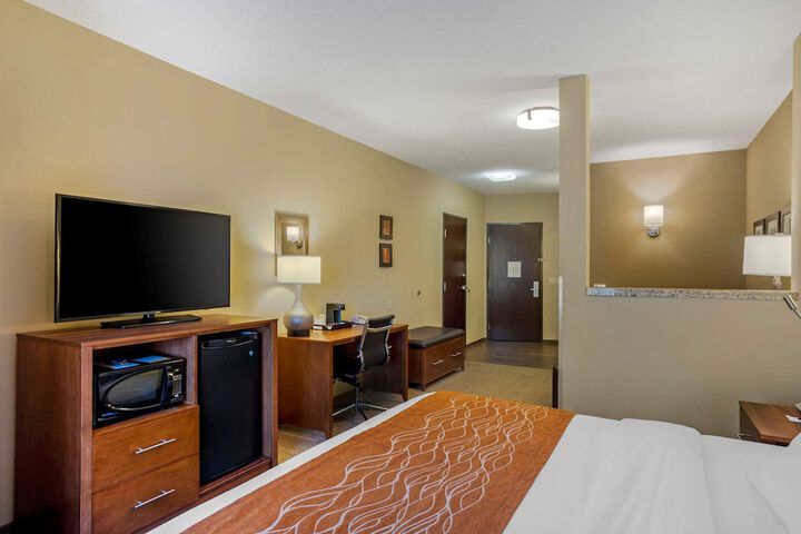 1 King Bed (16 of 23)