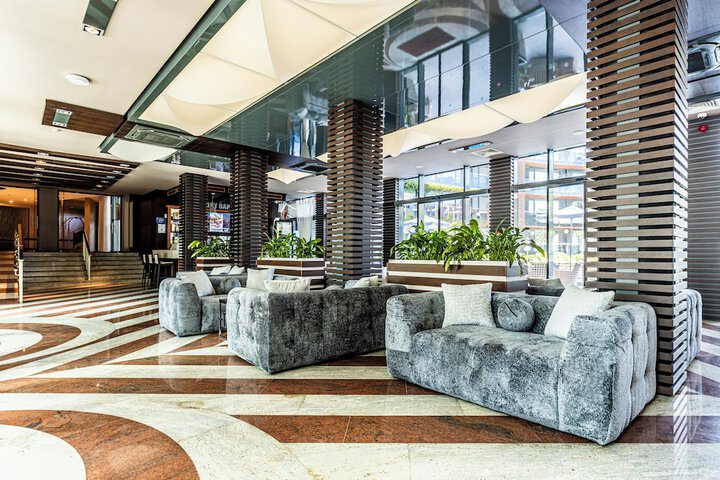 Guest Lobby