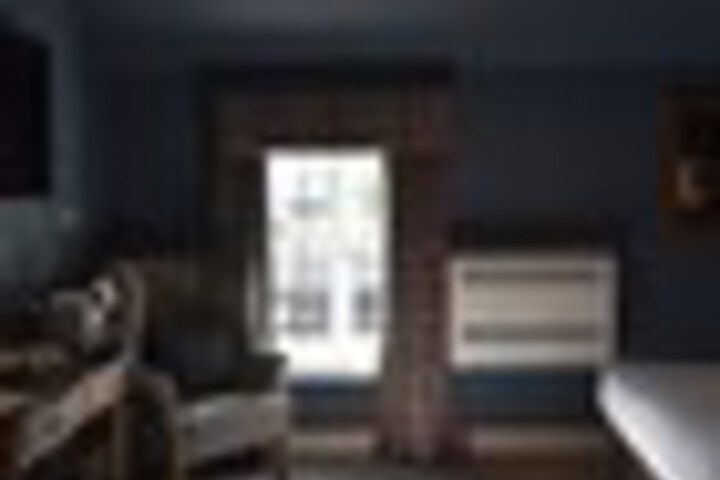 Room 32 of 72