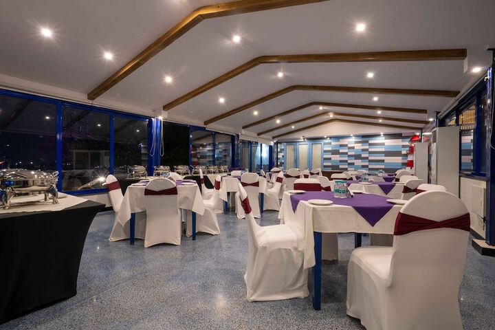 Ballroom/Hall 49 of 57