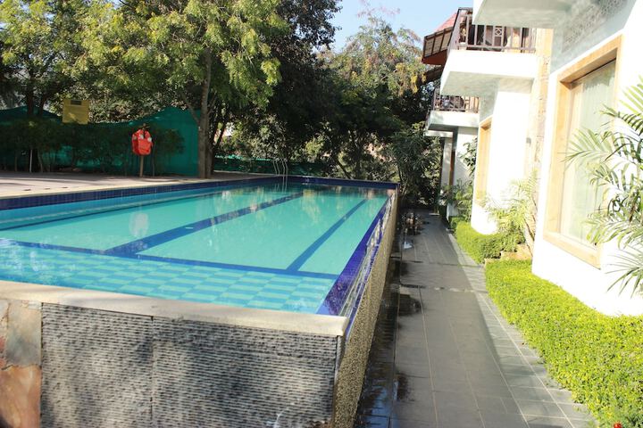 Pool 65 of 101