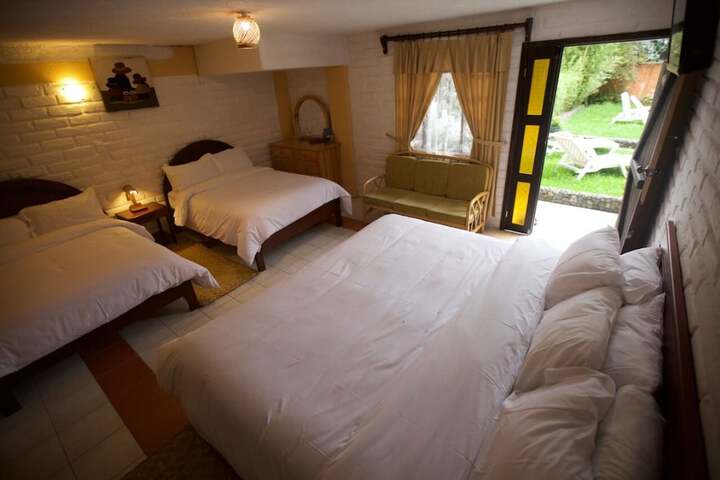 Room 4 of 25