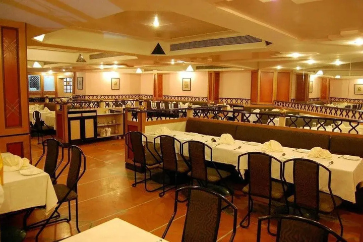 Dining 19 of 19
