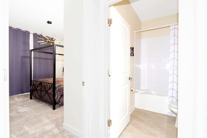 Room 73 of 119