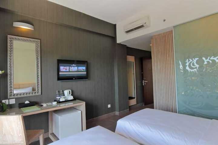 Room 4 of 43