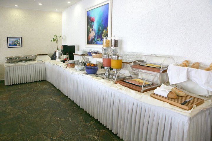 Dining 50 of 68