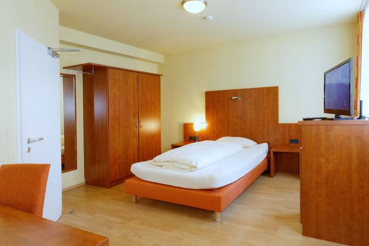 Room 15 of 41