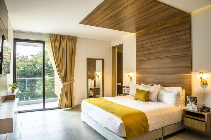 Room 4 of 49