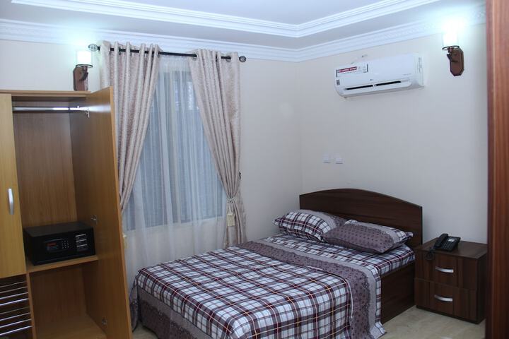 Room 6 of 35