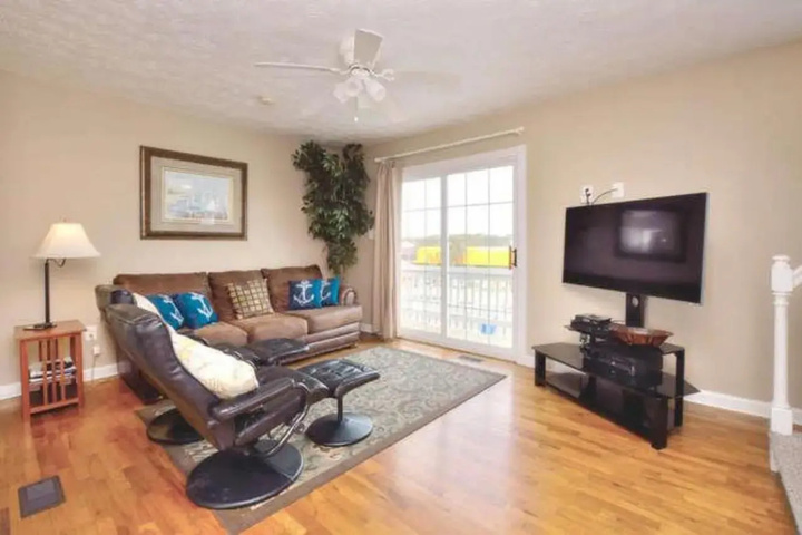 Room 2 of 18