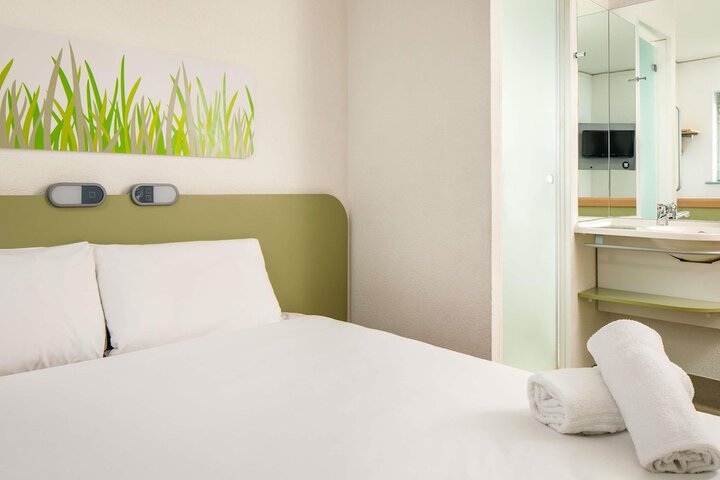 Room 10 of 47