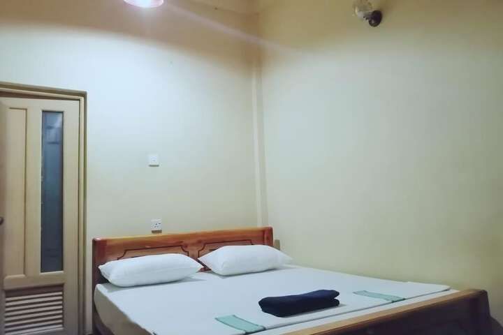 Room 2 of 49