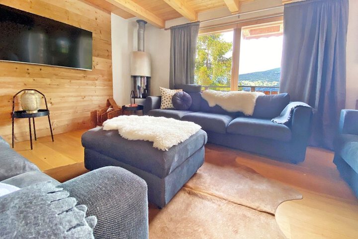 Room 2 of 28