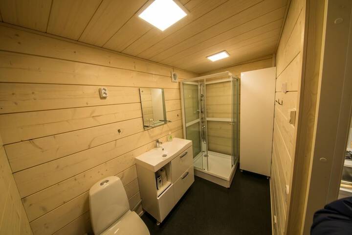 Room 12 of 28