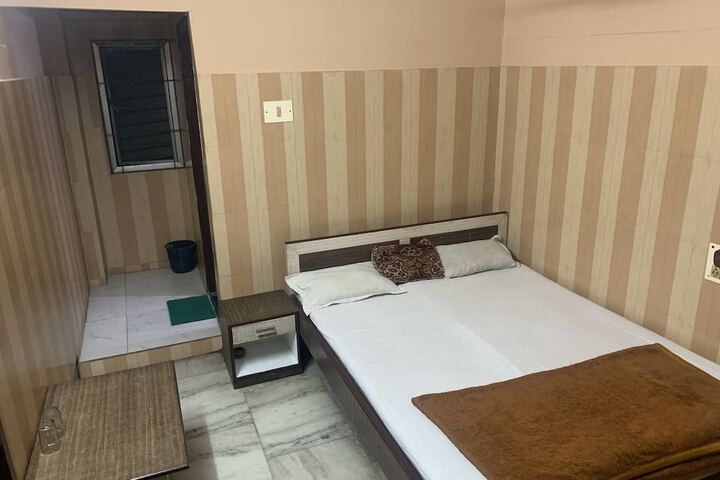 Room 4 of 13