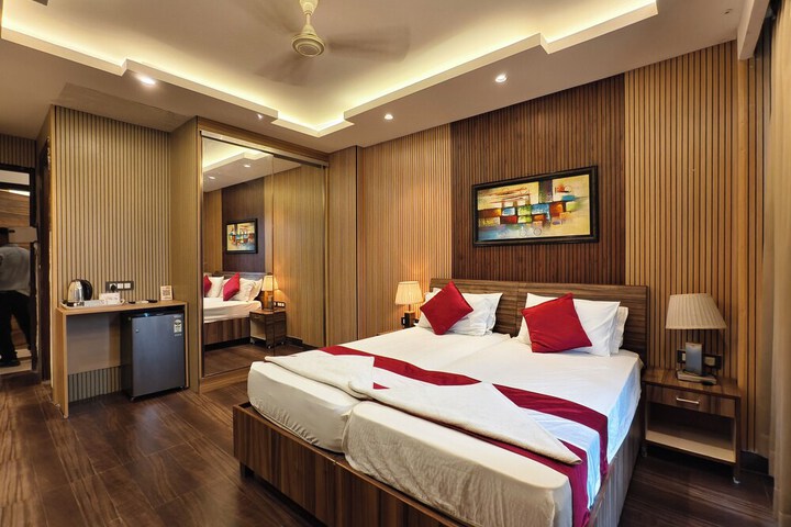 Room 10 of 90