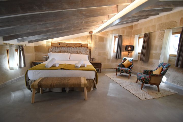 Room 5 of 40