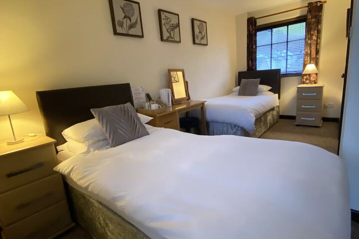 Room 9 of 35
