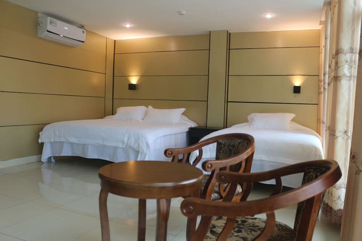 Room 10 of 48