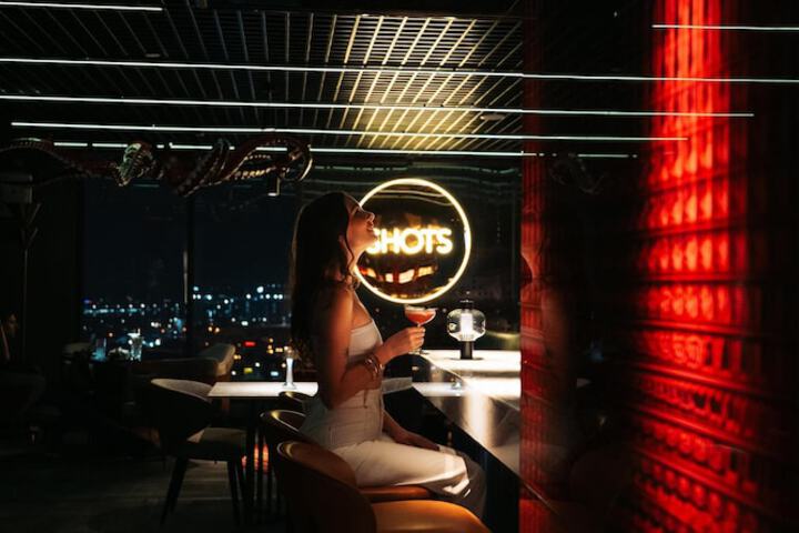 Lounge 87 of 110