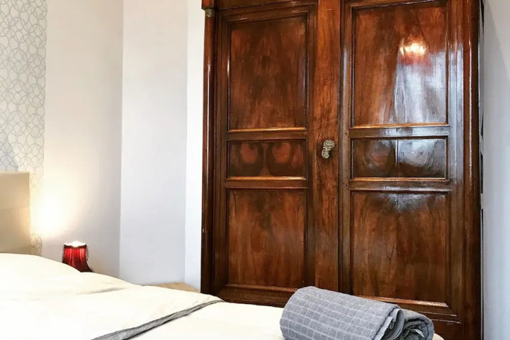 Room 3 of 12